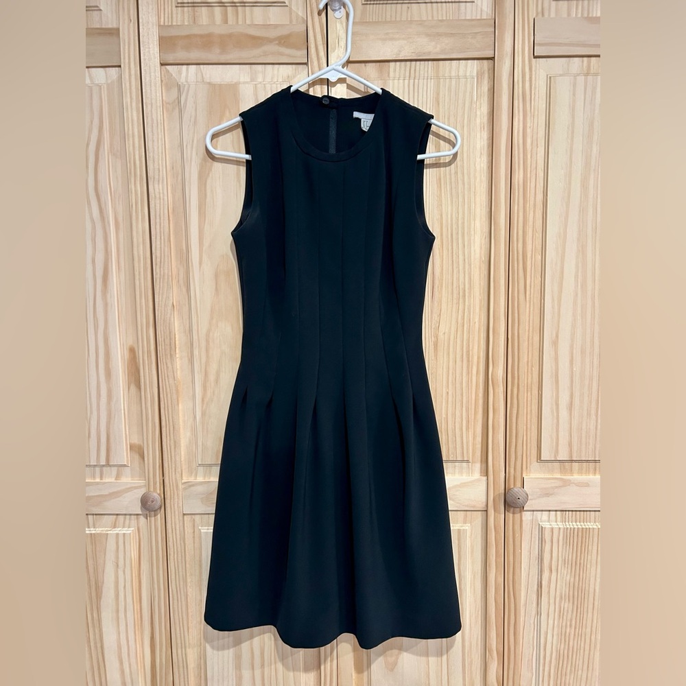 H&M Black Pleated Sleeveless Sheath Dress
